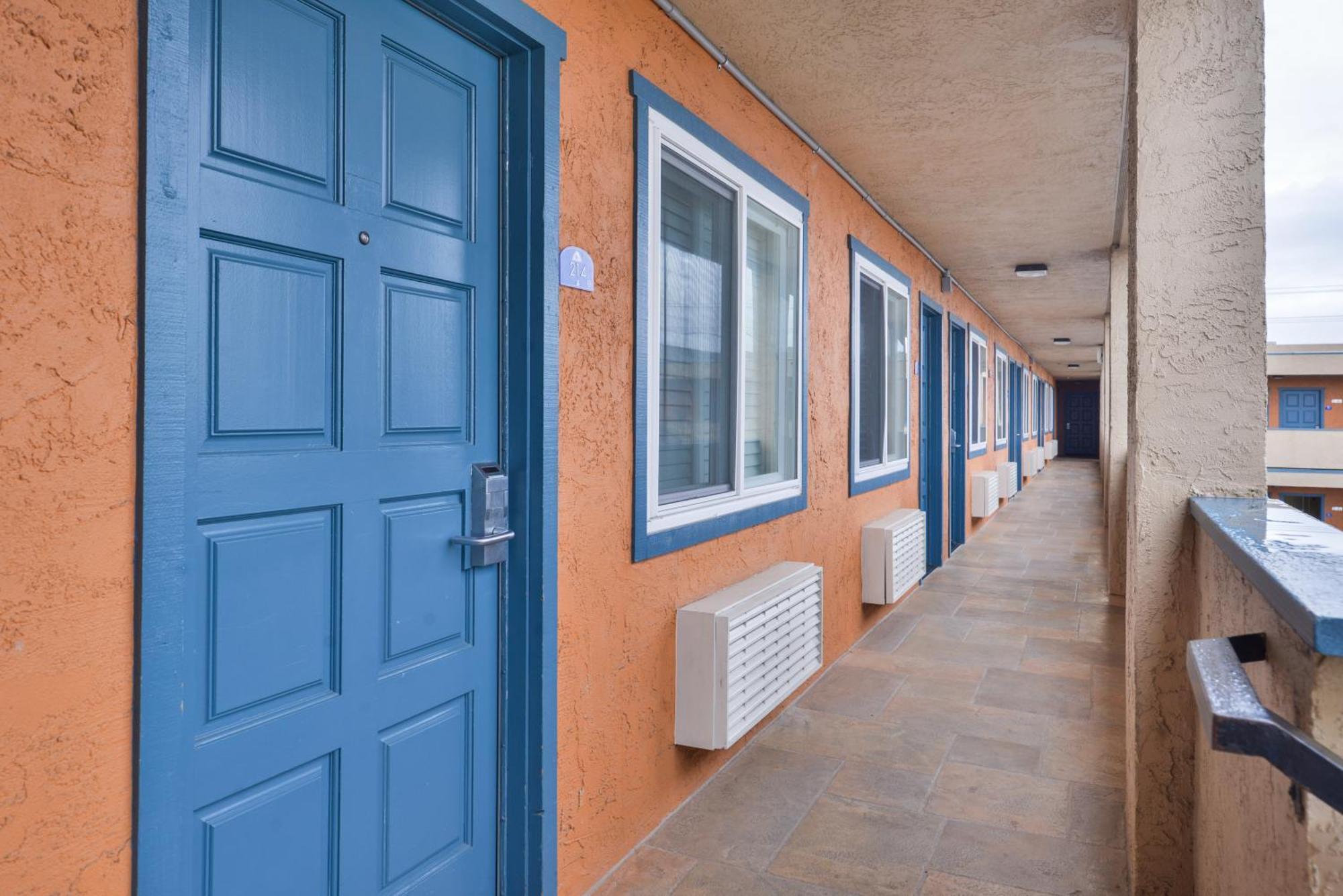 Good Living Inn San Carlos Exterior photo