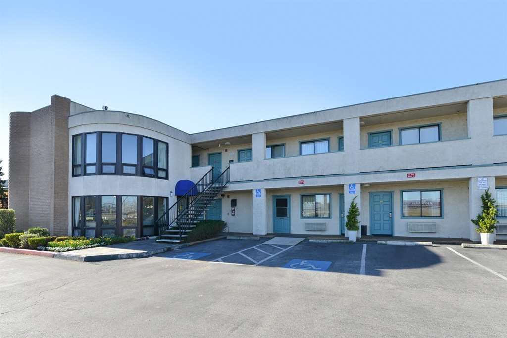 Good Living Inn San Carlos Exterior photo