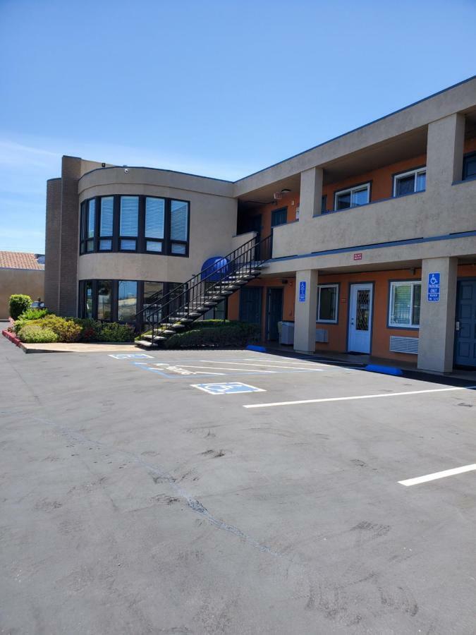 Good Living Inn San Carlos Exterior photo