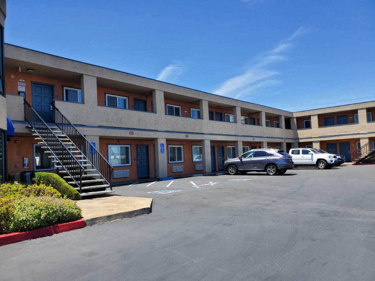 Good Living Inn San Carlos Exterior photo