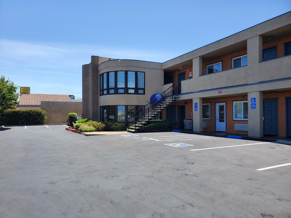Good Living Inn San Carlos Exterior photo
